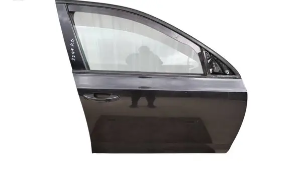 Skoda Octavia Mk3 (5E) Front door 