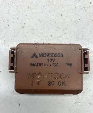 Mitsubishi Carisma Other relay MB953355