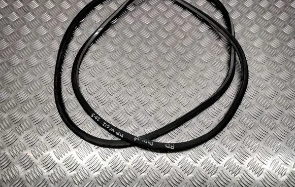 Mercedes-Benz E W212 Rubber seal front door (on door) 