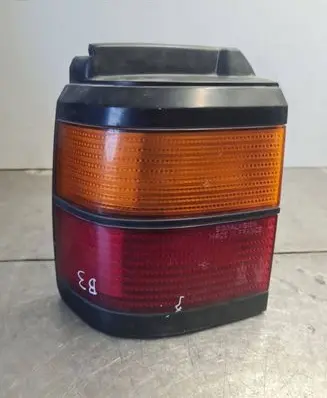 Volkswagen PASSAT B3 Tail light bulb cover holder 333945257