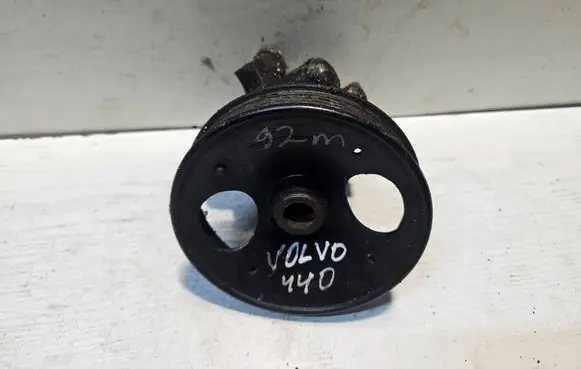 Volvo 440 Power steering pump 9002