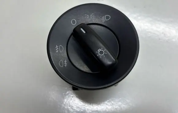 Skoda Octavia Mk2 (1Z) Light switch 1Z0941431G