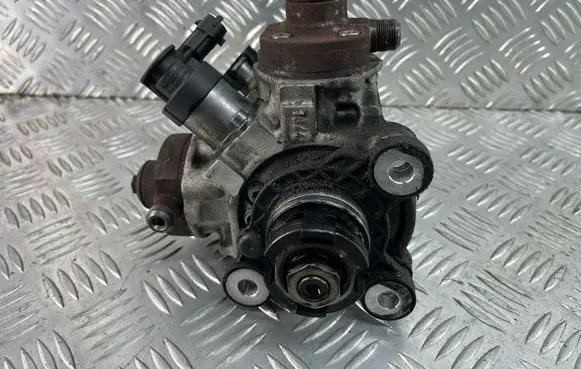 Volvo XC60 Fuel injection high pressure pump 31272896