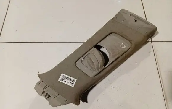 Toyota Avensis T270 (B) pillar trim (top) 7302305020 73023-05020