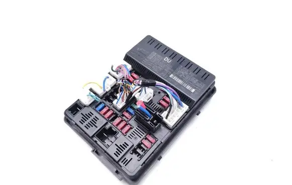 Infiniti Q50 Fuse module 284B74GC0A