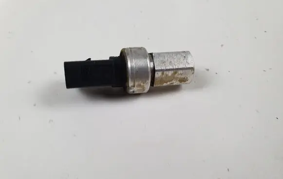 Volkswagen PASSAT B6 Air conditioning (A/C) pressure sensor 1J0959126