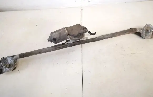 Chrysler 300 - 300C Front wiper linkage and motor