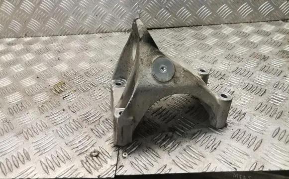 Volkswagen Touareg I Engine mounting bracket 07z199307b