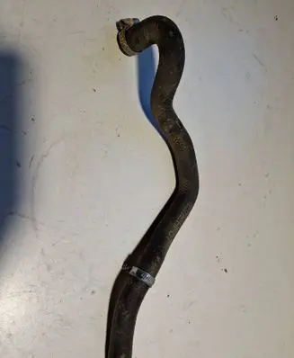 Coolant pipe/hose