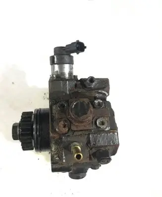 Renault Trafic III (X82) Fuel injection high pressure pump 0445010406 167005114R