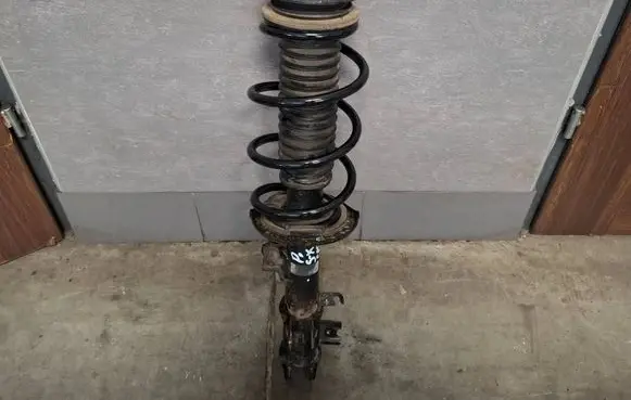 Suzuki SX4 S-Cross Front shock absorber/damper