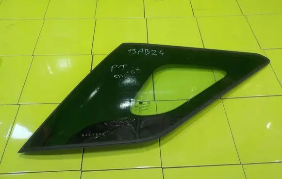 SsangYong Rodius Front triangle window/glass 13AB24 67A4A3CB15DA4033A0