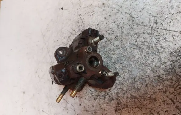 Renault Scenic I Fuel injection high pressure pump 7700111010 0445010018