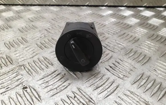 Volkswagen Golf IV Light switch 1C0941531