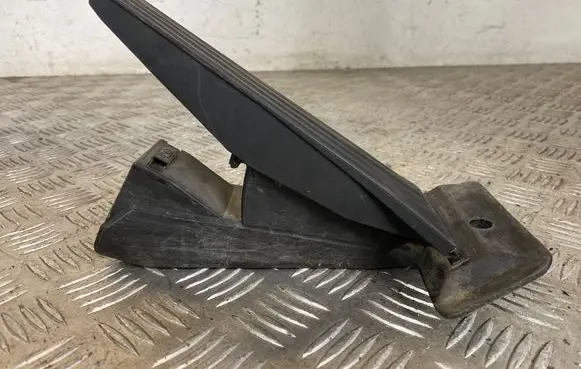 BMW X5 E70 Accelerator throttle pedal 6858574 25916010 1909120148A