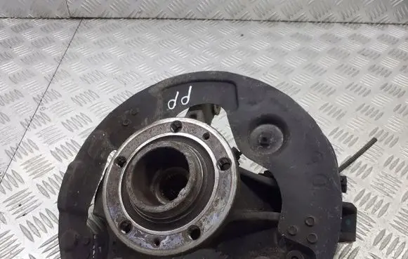 Peugeot 308 Front wheel hub spindle knuckle
