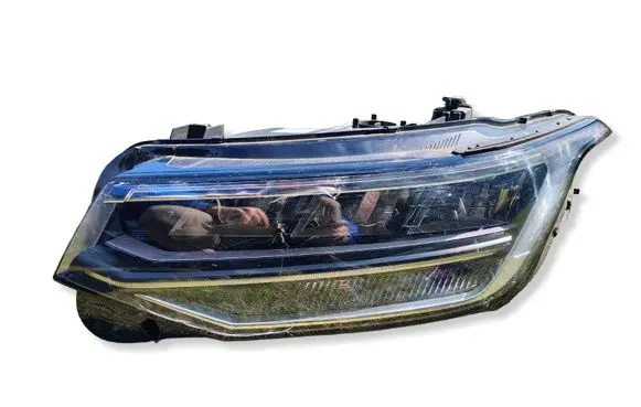 Volkswagen Tiguan Headlight/headlamp 5NB941035G 030111923100 LE18A6431