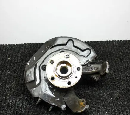 Front wheel hub