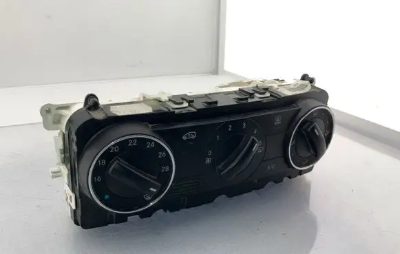 Mercedes-Benz B W245 Climate control unit A1698301585 69780008 0610232B