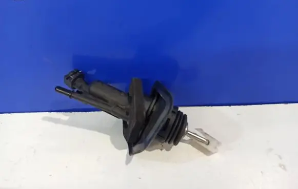 Clutch slave cylinder