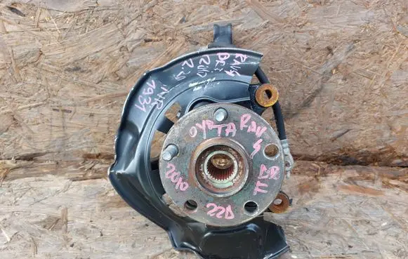 Toyota RAV 4 (XA30) Front wheel hub spindle knuckle