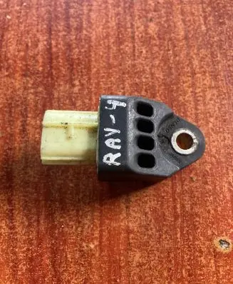 Toyota RAV 4 (XA30) Airbag deployment crash/impact sensor 8983133020 703420023
