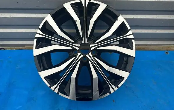 Renault Austral R20 alloy rim 403004261R 00819C07