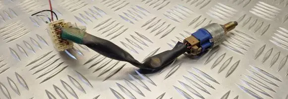 Toyota RAV 4 (XA20) Brake pedal sensor switch