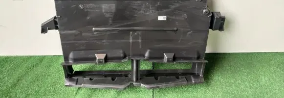 BMW iX Radiator trim 51748738428