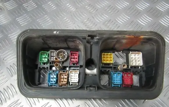 Volkswagen Polo Fuse box set 6q0837403