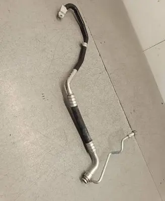 Audi A4 S4 B9 Air conditioning (A/C) pipe/hose 8W2816740