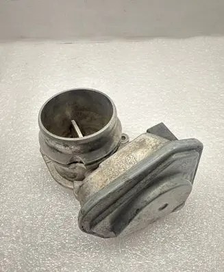 BMW 1 E82 E88 Throttle valve 7804373