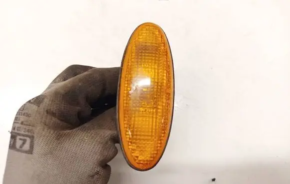 Mazda Demio Front fender indicator light 0464120