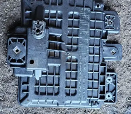 KIA Niro Battery box tray brak