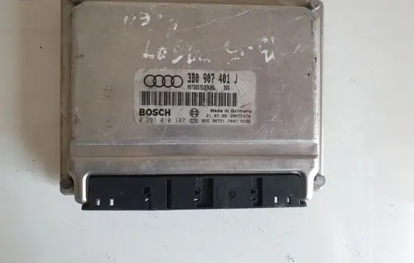 Volkswagen PASSAT B6 Engine control unit/module 3B0907401J