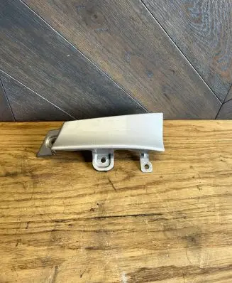 Rear fender molding trim