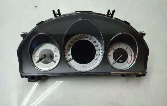 Mercedes-Benz GLK (X204) Speedometer (instrument cluster) A2049006213
