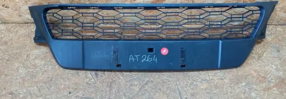 Dacia Sandero Front bumper upper radiator grill 622541693R