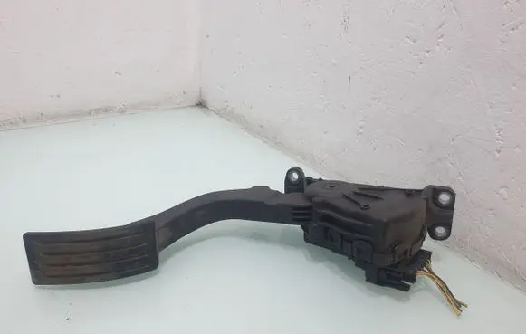 Volvo V50 Accelerator throttle pedal 4M519F836CK