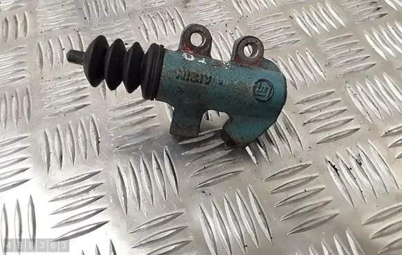 Lexus IS 220D-250-350 Clutch slave cylinder 