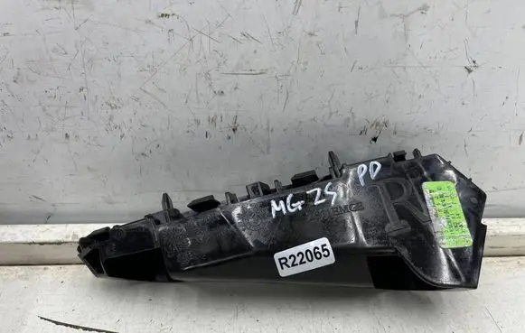 MG ZS Front bumper mounting bracket 11026368 zs11emce