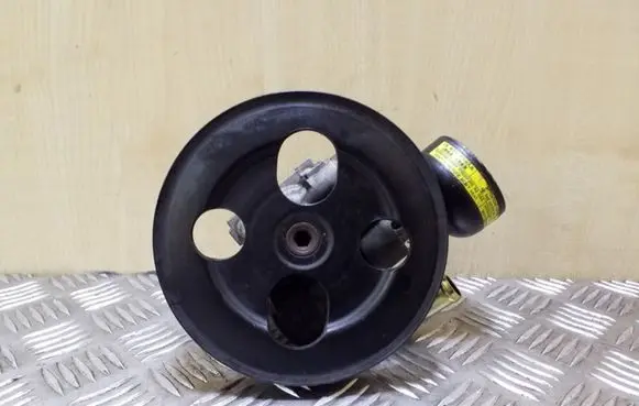 Mitsubishi Space Wagon Power steering pump