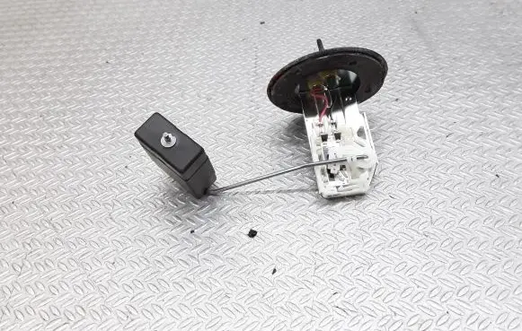 Lexus NX Fuel level sensor 