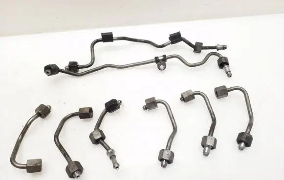 Mercedes-Benz C W204 Fuel injector supply line/pipe 
