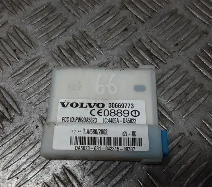 Volvo XC90 Air suspension control unit module (rear) 30669773 PW9DA5823 4405ADA5823