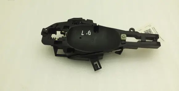 Rear door exterior handle/bracket