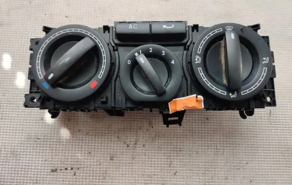 Volkswagen Transporter - Caravelle T5 Climate control unit 7H0820045AM9B9