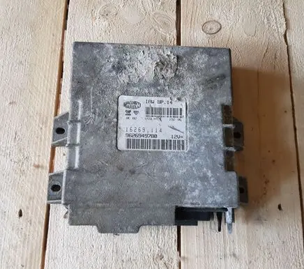 Peugeot 806 Engine control unit/module IAW8P14