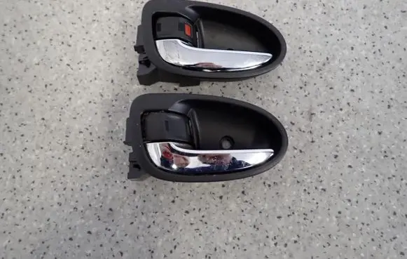 Toyota Yaris Front door interior handle 