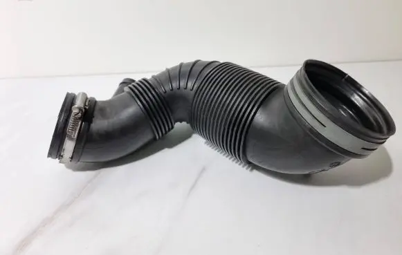 Audi A3 S3 8P Air intake hose/pipe 3C0129654P BB446197